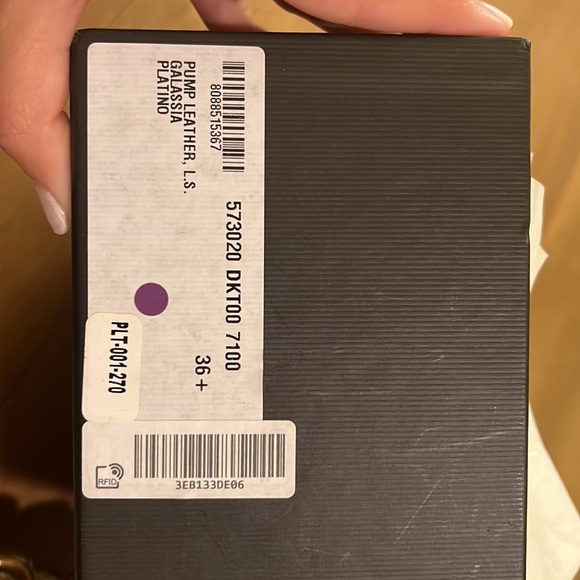 Gucci Gold Marmont Platino Double G Fringe Leather Platform Pumps - Picture 4 of 4